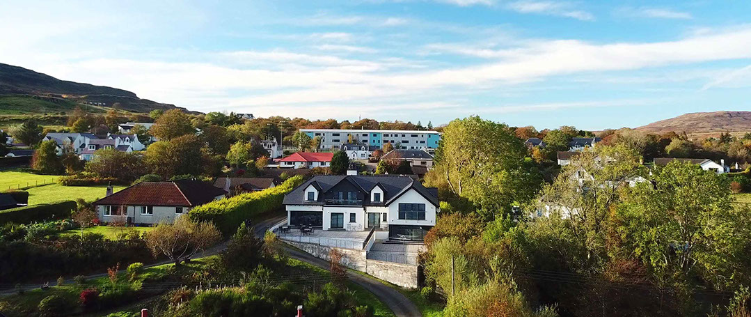 Taransay House Luxury Bed and Breakfast Accommodation is located in Portree on the Isle of Skye