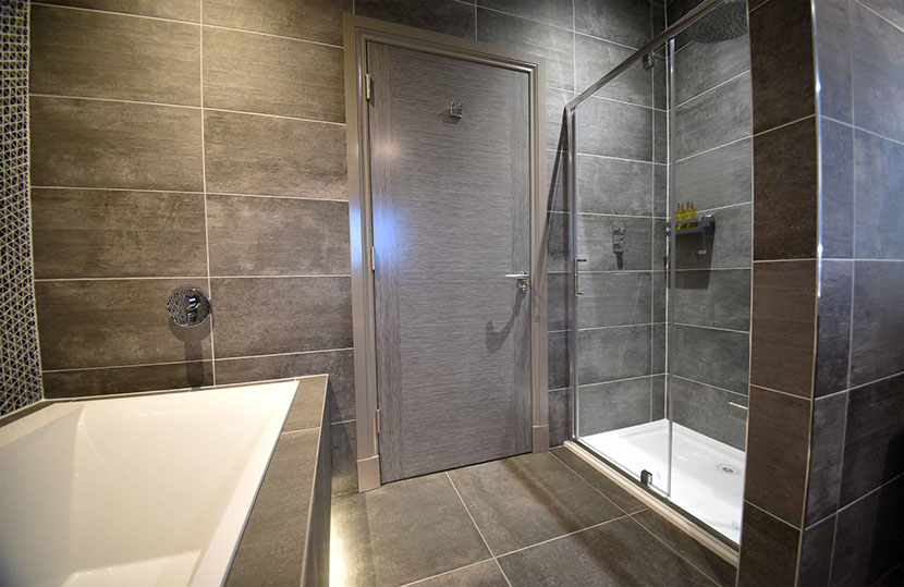Taransay House Luxury Bed and Breakfast in Portree contains modern en suite bathrooms with powerful showers