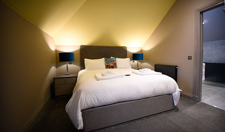 Taransay House is a luxury bed and breakfast accommodation in Portree with Super King Size Double Beds