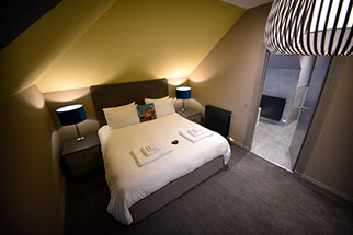 Enjoy stunning spacious Super King Size Double Bedrooms with En Suite abthrooms at Taransay House in Portree