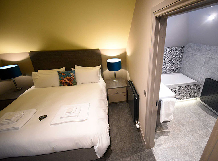 Room 4 At Taransay House Contains A Super King Size Double Bed With Sea ...