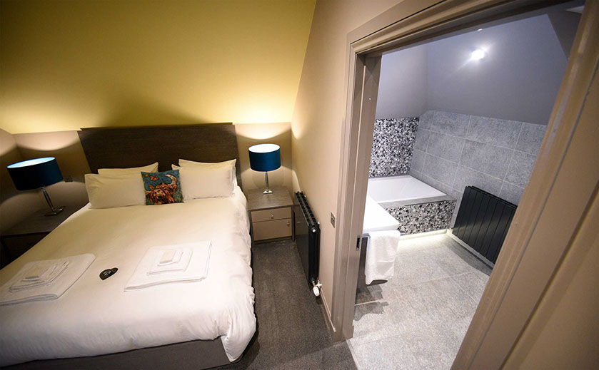 Taransay House luxury bed and breakfast accommodation in Portree with sea views