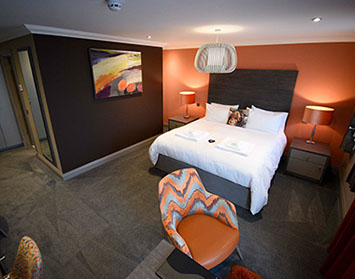 Taransay House contains Super King Size Double Beds with En suite luxury bathrooms