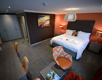 Taransay House Luxury Bed and Breakfast Accommodation in Portree has spacious rooms with sea views