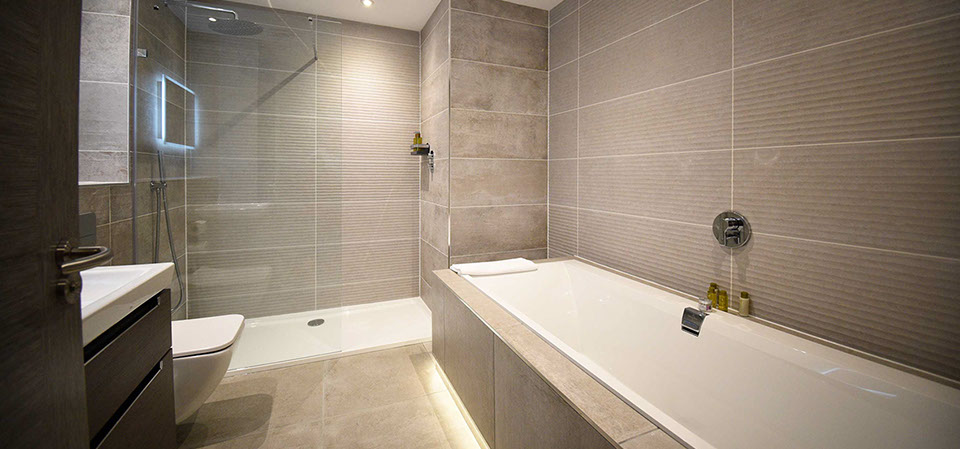 Taransay House Luxury Guest House Accommodation contains large spacious En Suite Bathrooms 