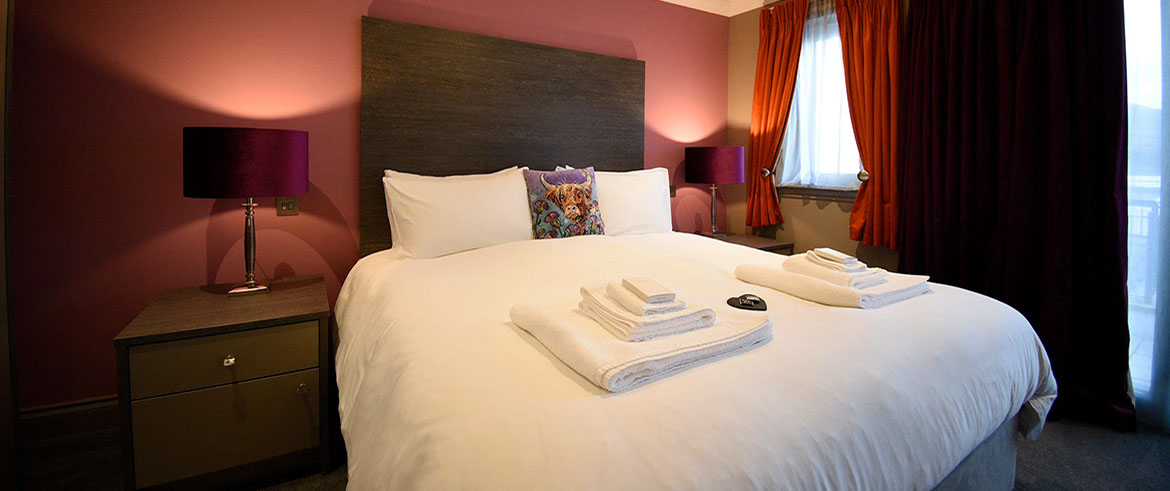 Taransay House Luxury Bed and Breakfast Accomodation in Portree with Super King Size Double Beds