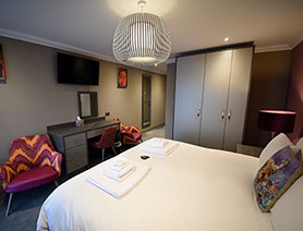 Stay in total comfort with Smart TVs WIFI internet en suite luxury rooms at Taransay House in Portree