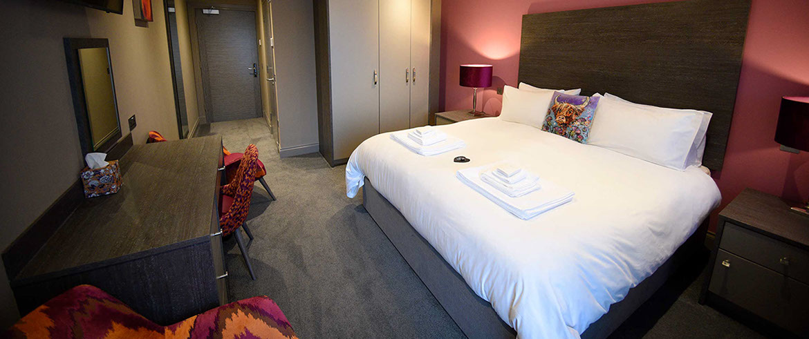 Taransay House Luxury Bed and Breakfast Accommodation in Portree with Sea views and Super King Size Double Beds