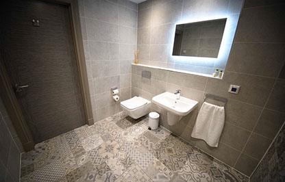 Taransay House luxury bed and breakfast accommodation in Portree offers spacious en suite bathrooms